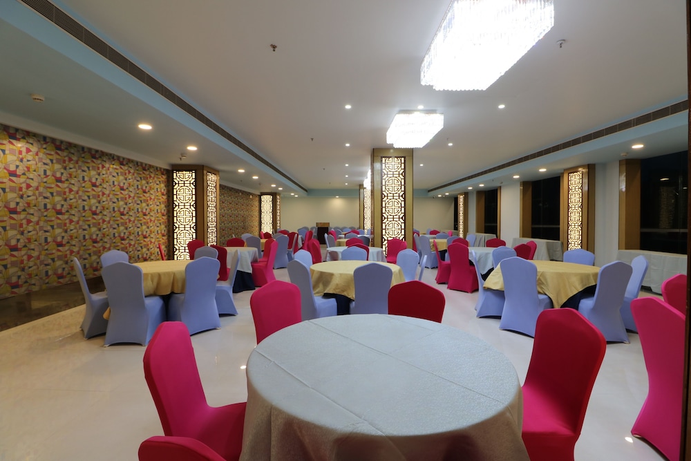 Aristocrat Hotel 32/40