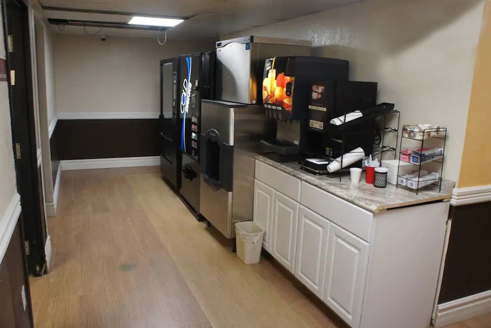 Ember Inn Suites 9/10