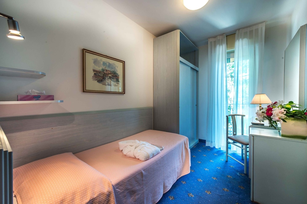 HOTEL MERIDIANUS 20/50
