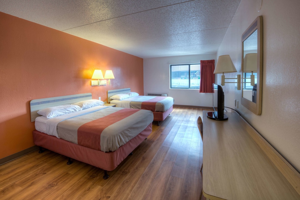 Motel6 Branford, CT - New Haven 29/58