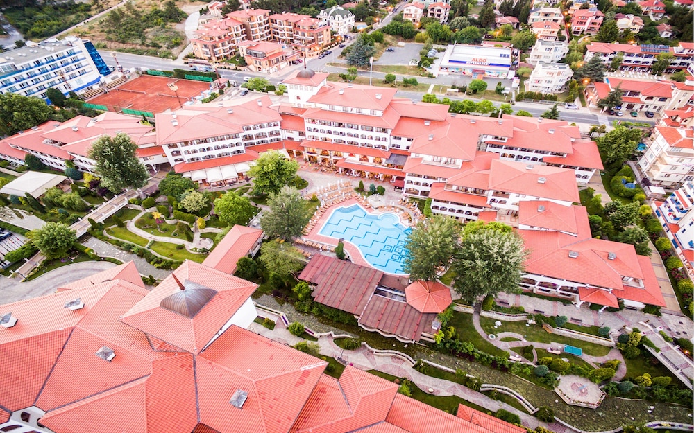 Hotel Helena Sands 6/50