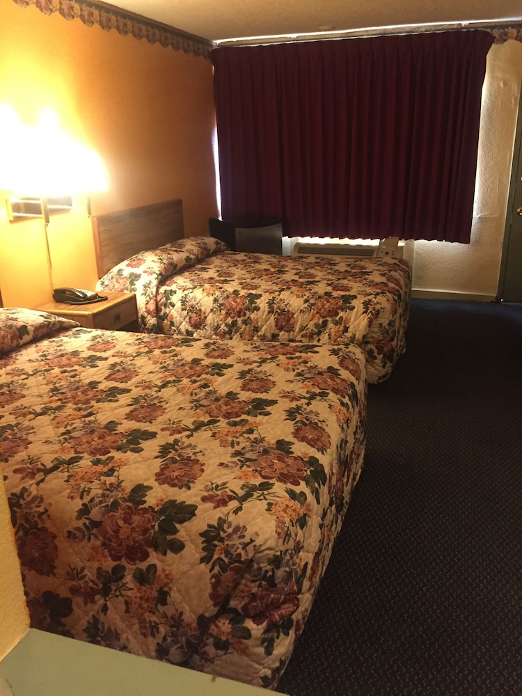 Camelot INN 16/22