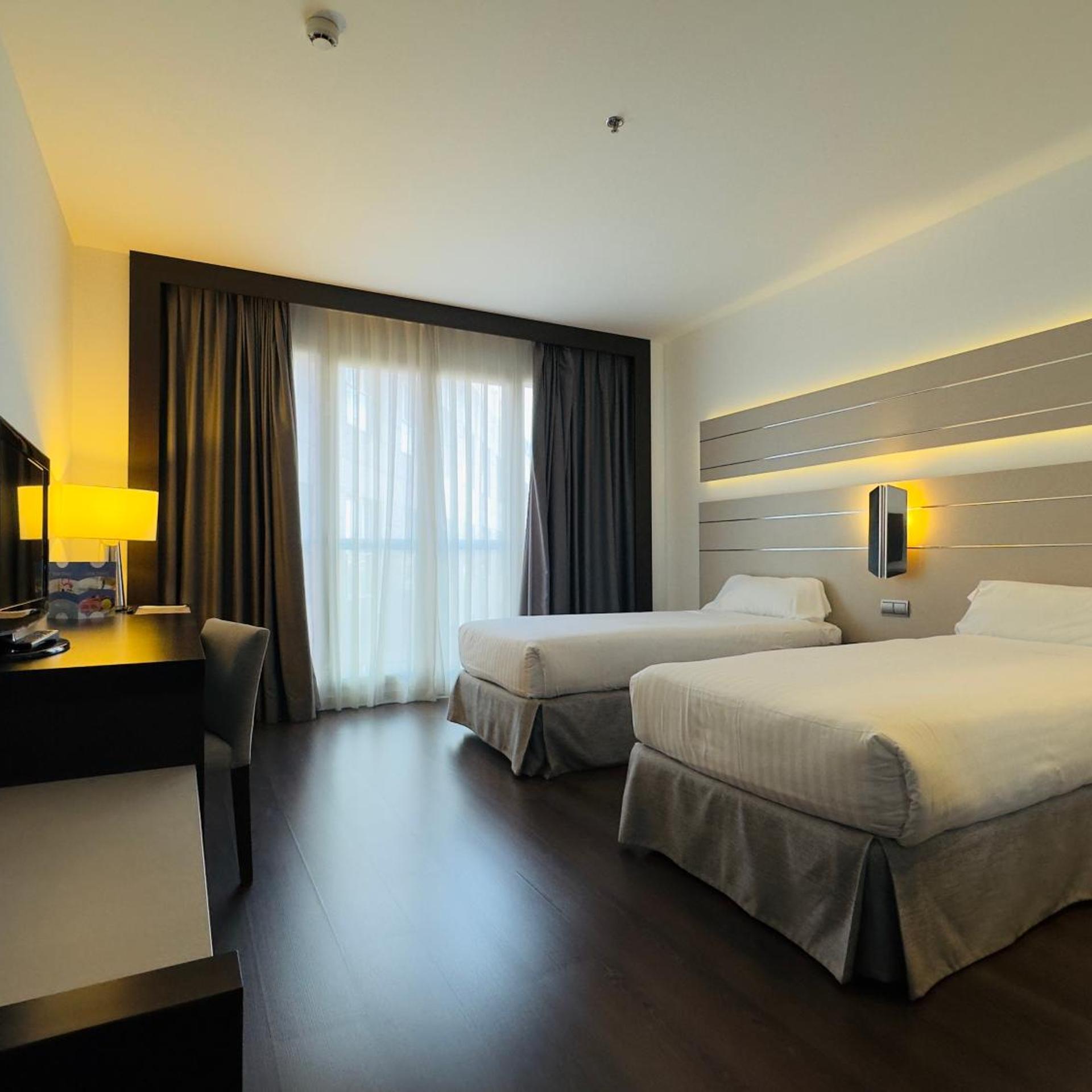 Room, Double or Twin Bed