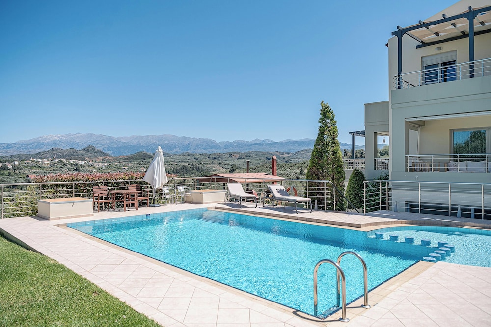 Villa Athinais 32/40