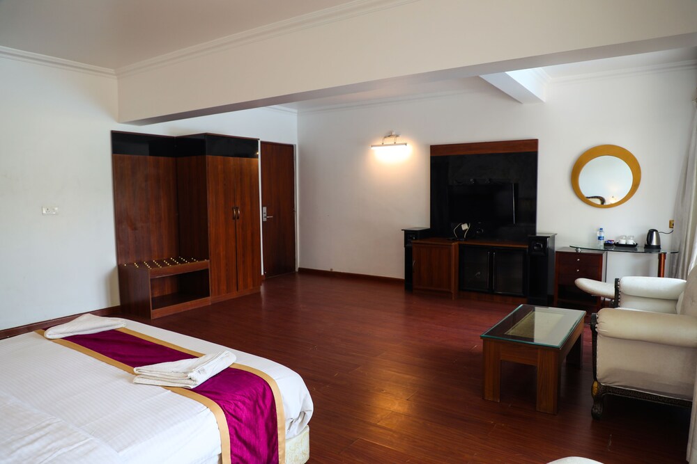 White Pearl Suites by Rosetum 32/62