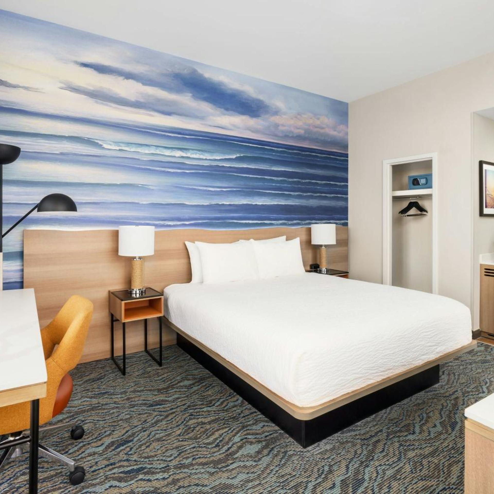 Suite, King Bed, Ocean Front, Bathtub, Accessible