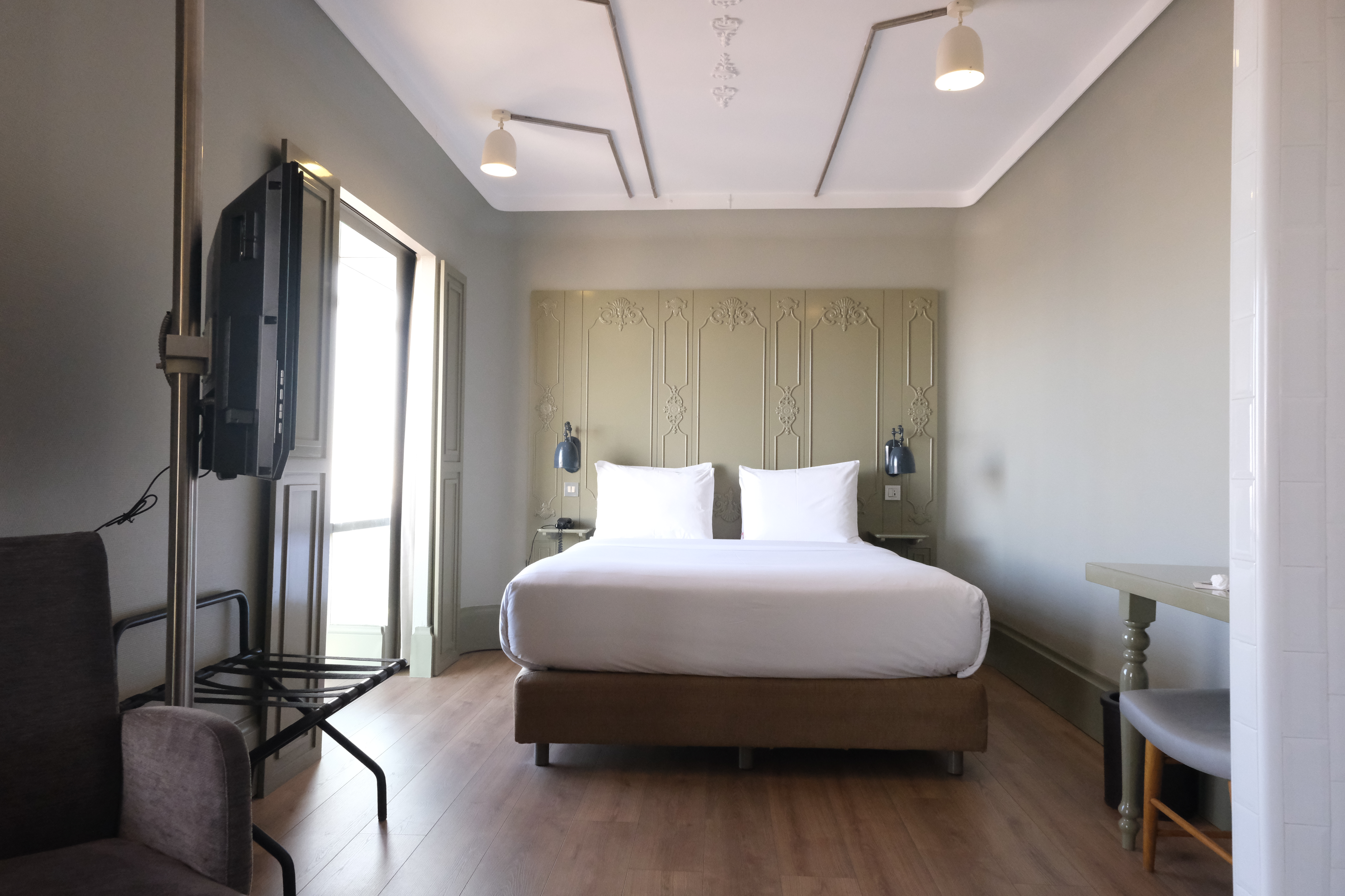 Deluxe, Double Bed