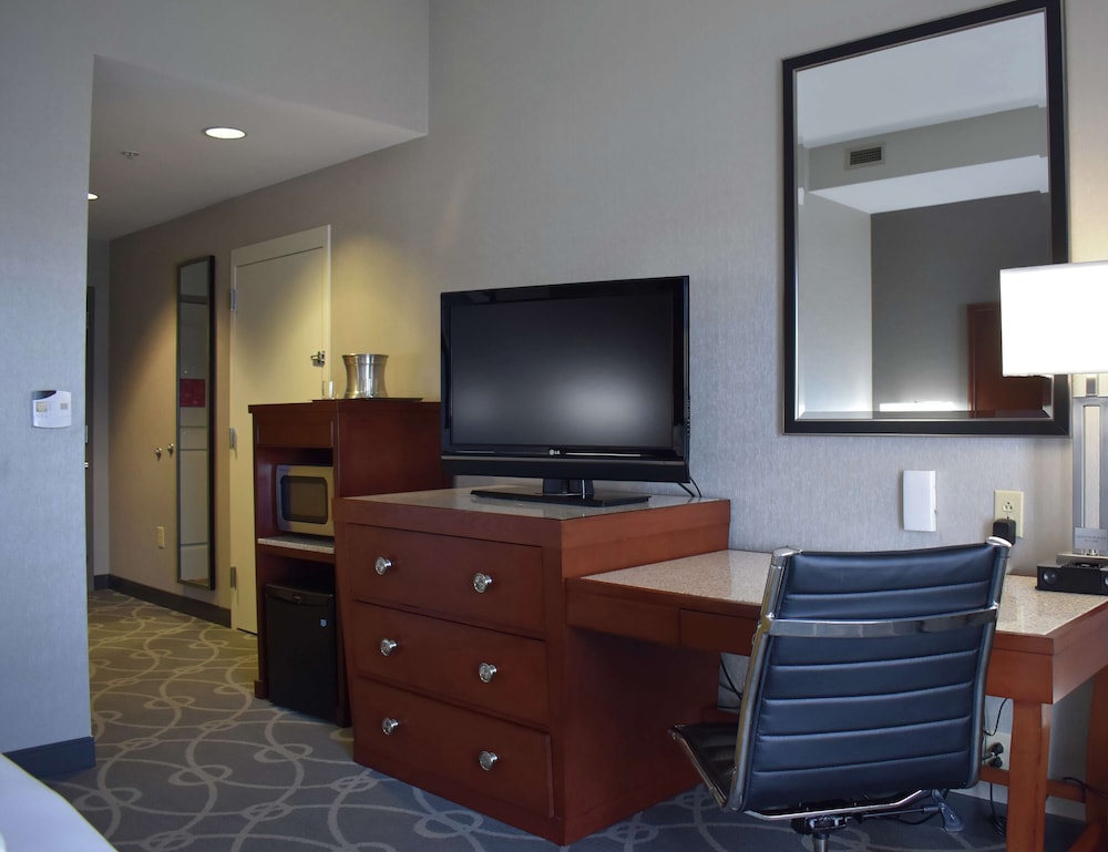 DoubleTree by Hilton Hotel Asheville Biltmore 51/68