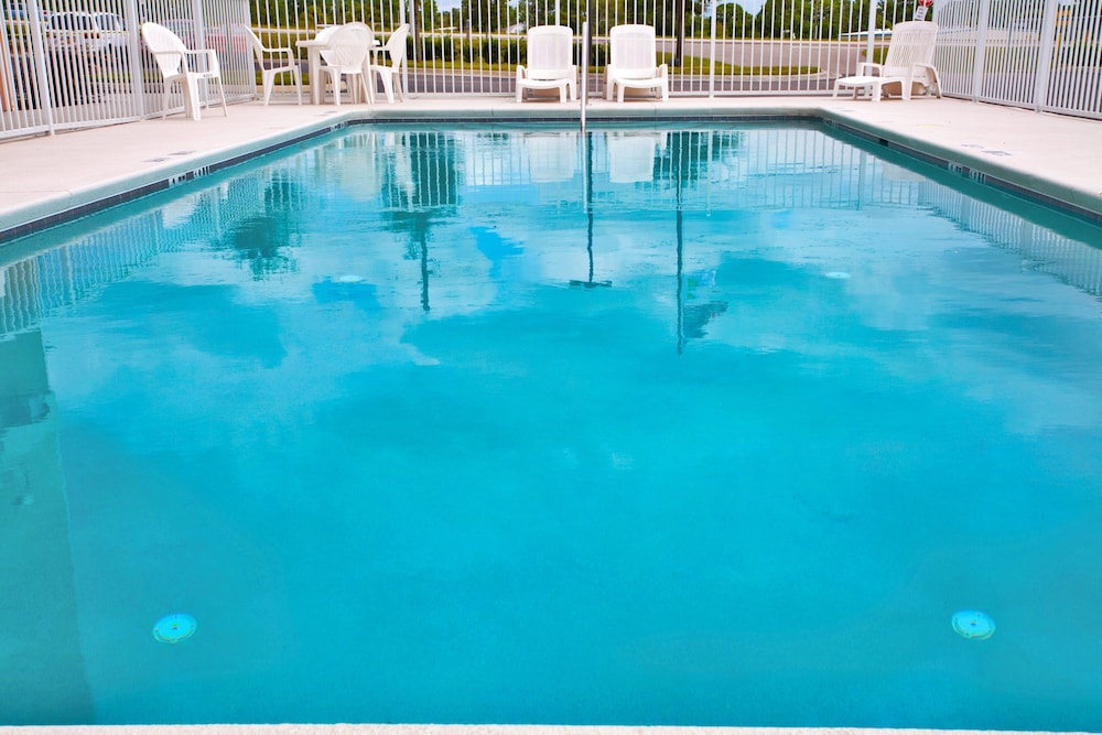 Holiday Inn Express Hotels And Suites Brooksville West 41/56