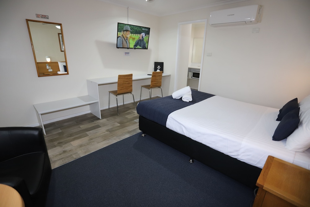 Reign Inn Newcastle 6/50