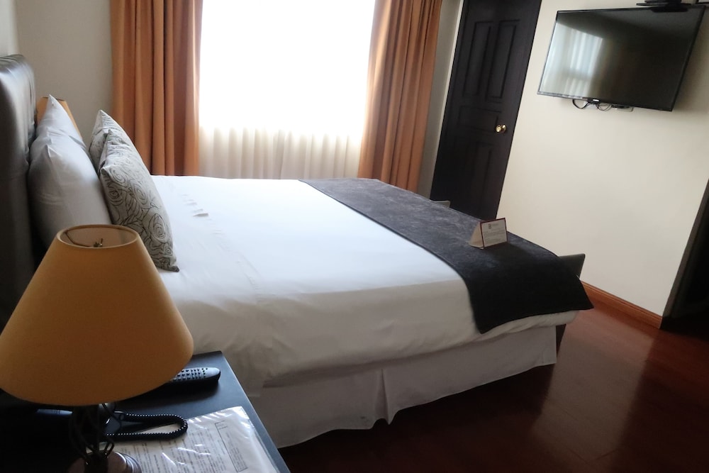 Hotel Embassy 34/57