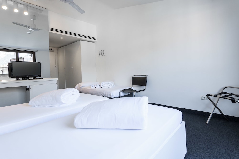 Santoni Freestyle Hotel 17/69