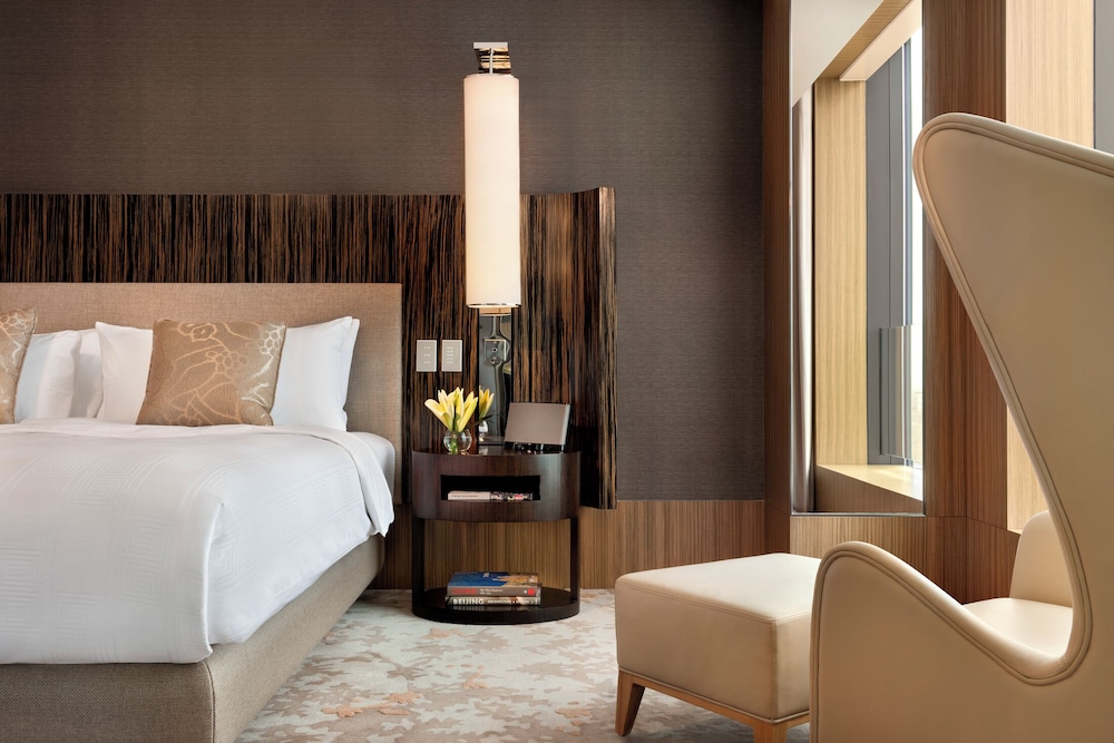 Club 65, Studio, Suite, King Bed, Club Lounge Access