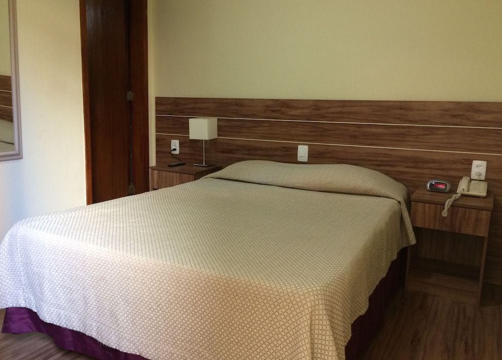 ROOM, SINGLE