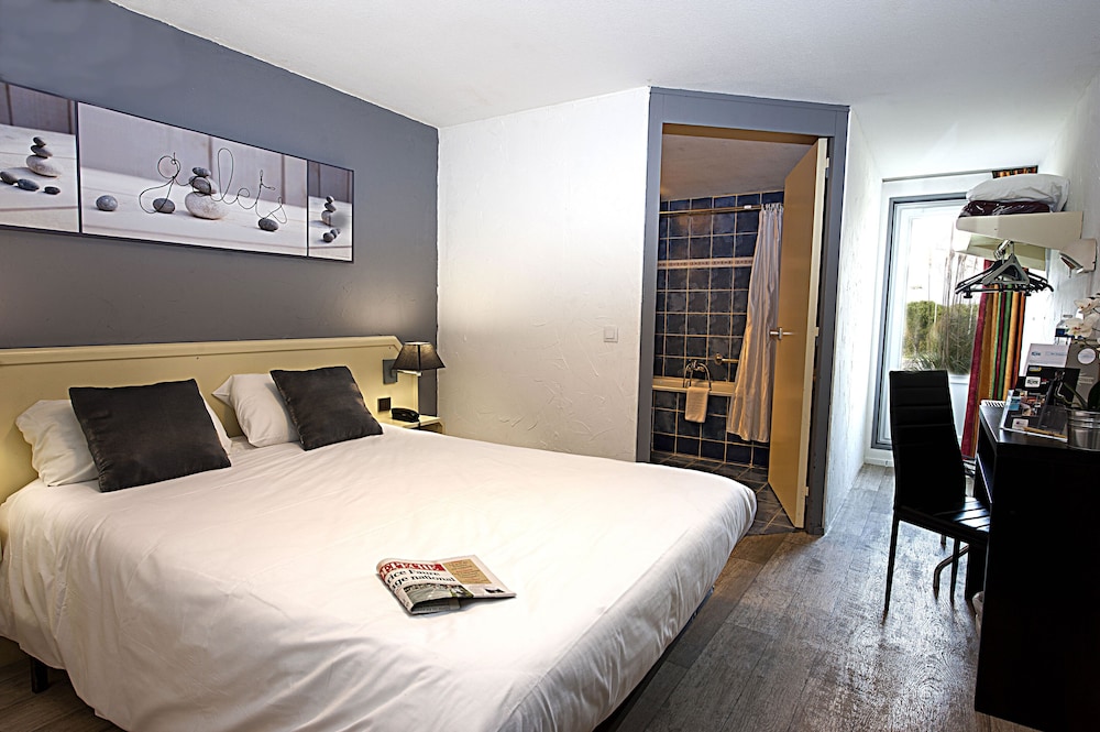 Brit Hotel Bosquet 13/50