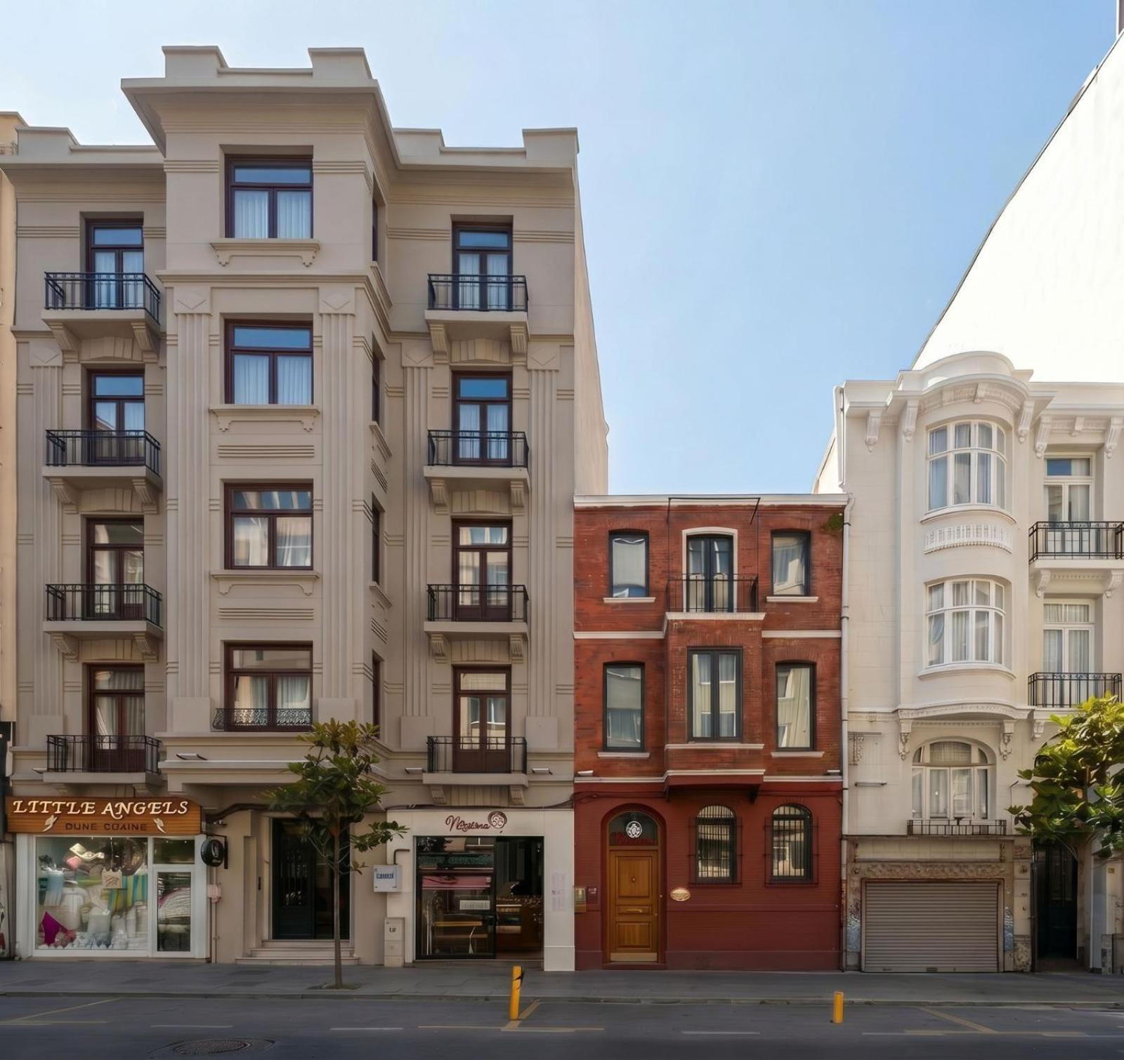 Monev Istanbul 4/48