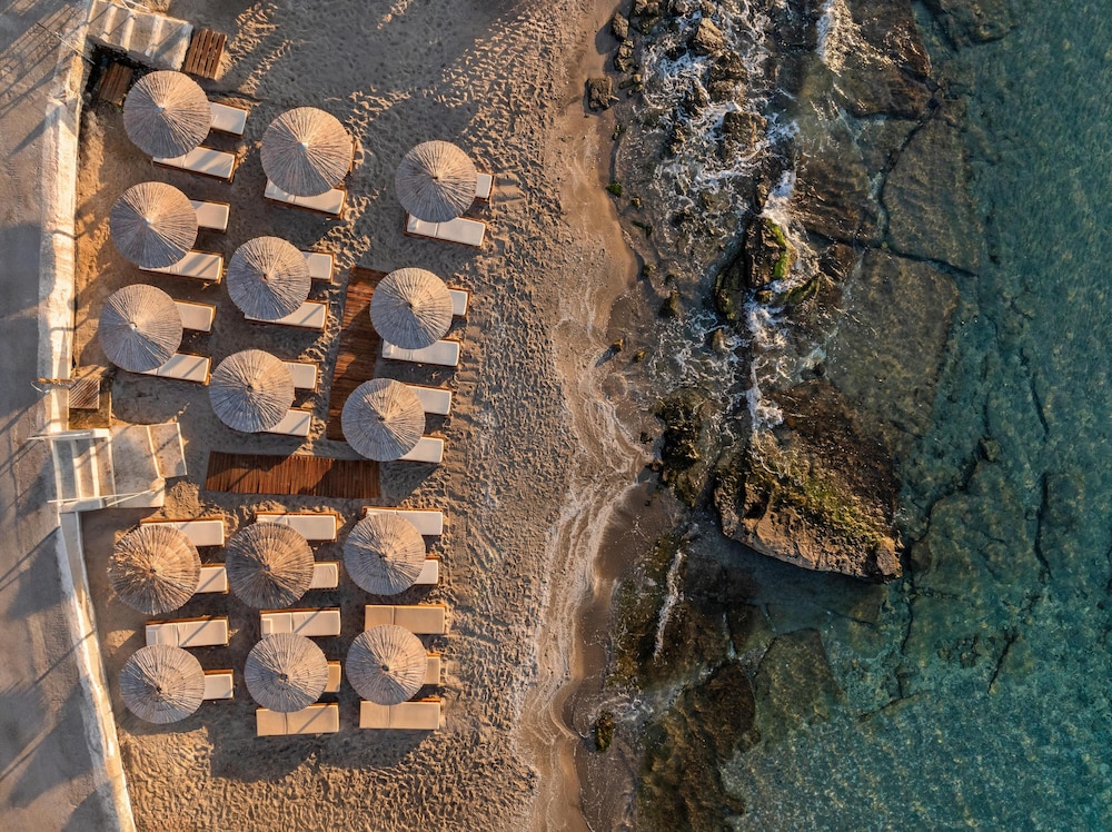 Cabana Blu Lifestyle Boutique Hotel & Suites 63/65