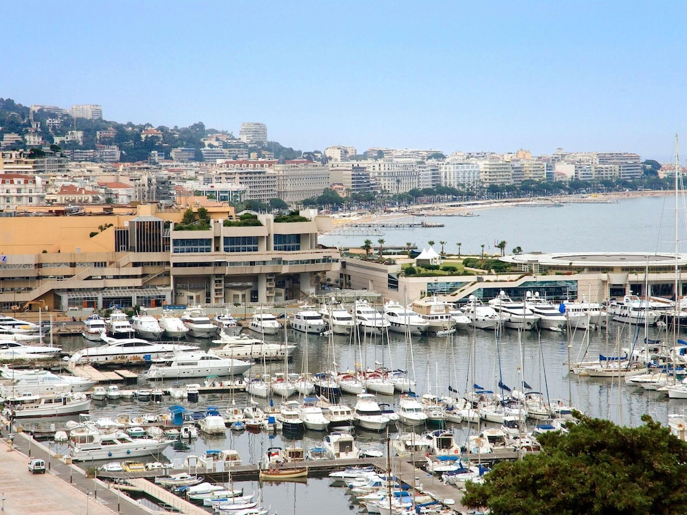 Ibis Styles Cannes Le Cannet 64/67