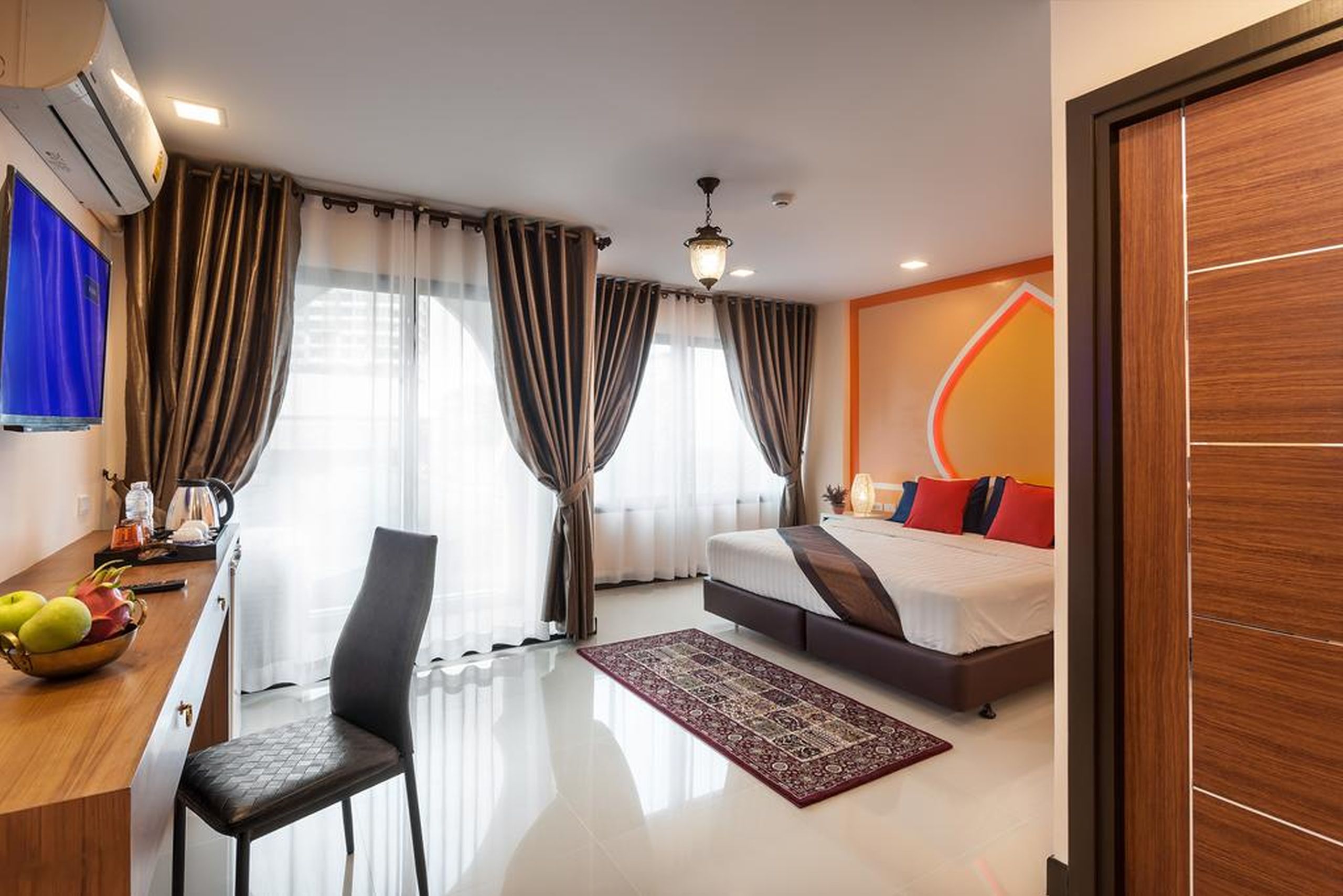 DELUXE WITH BALCONY