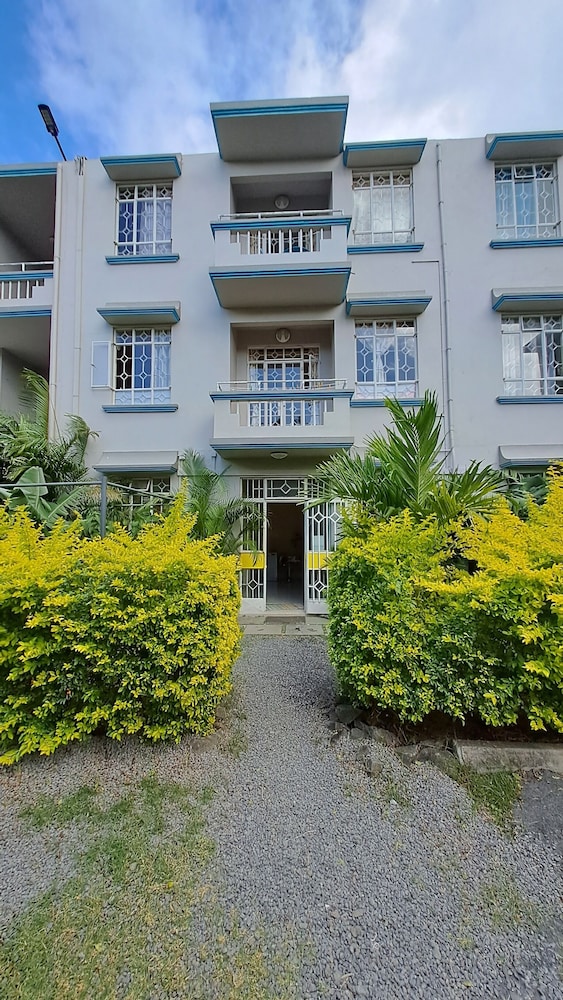 Allamanda Studios And Apartments 32/44