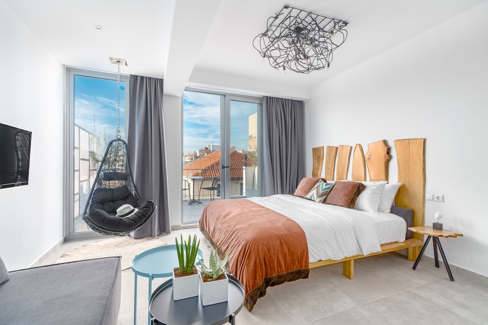Mythos Luxury Suites 17/50