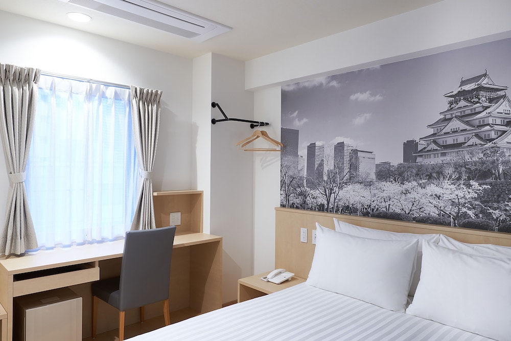 DELUXE, DOUBLE BED