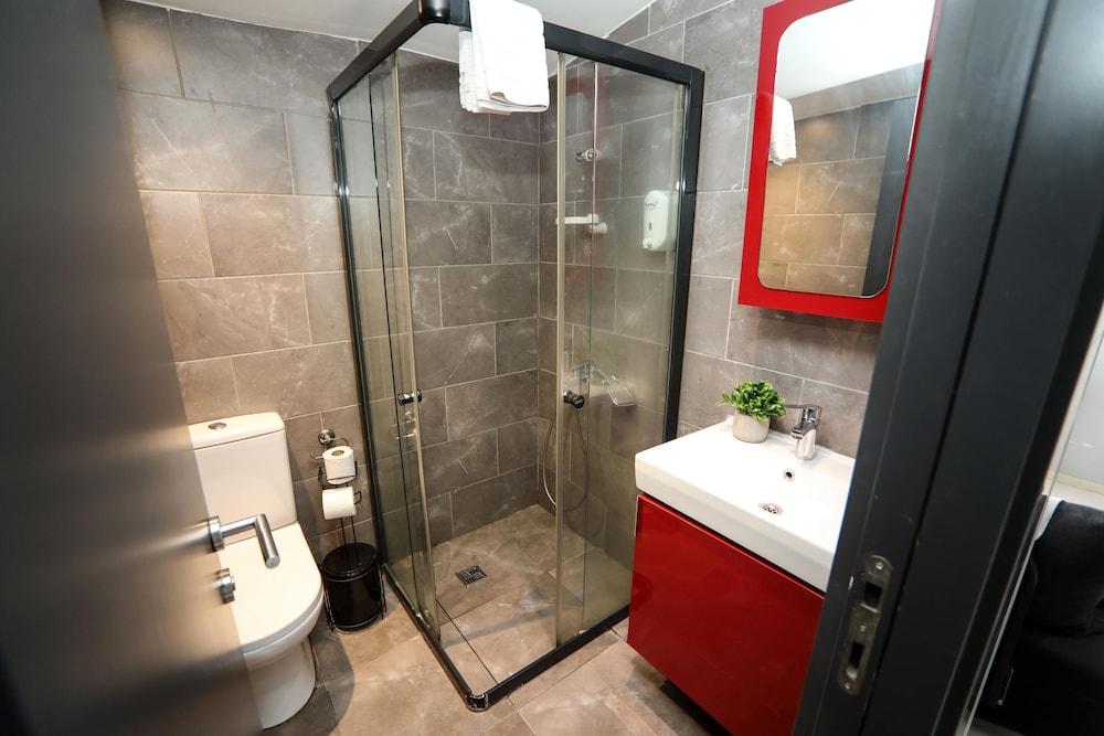 Arkem Hotel 3 16/17