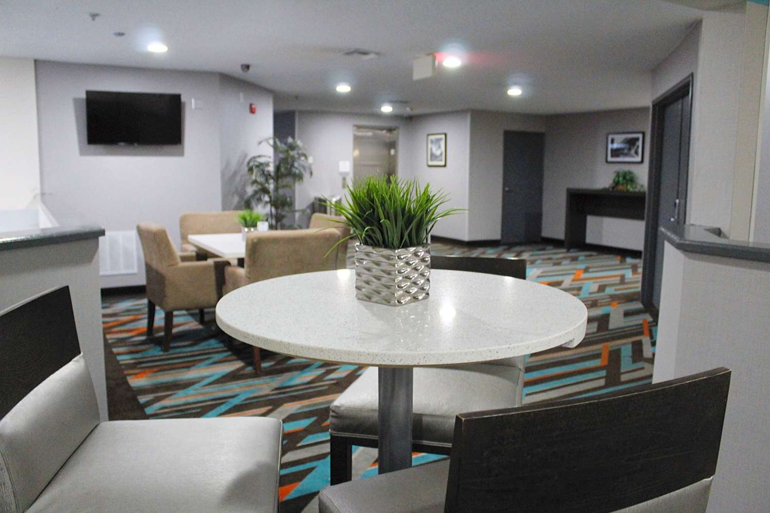 Clarion Inn & Suites Dfw North 44/49