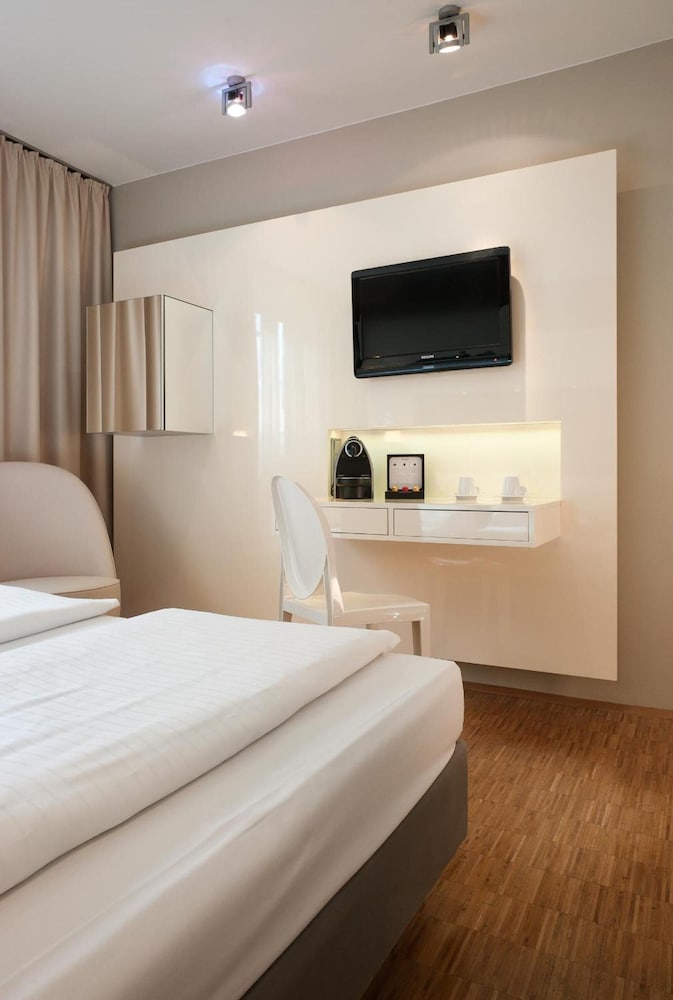 Hotel Santo 15/48