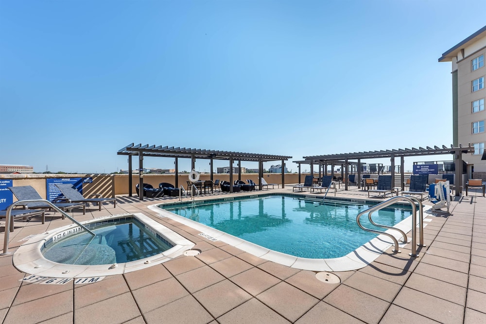 Drury Plaza Hotel San Antonio North 46/49