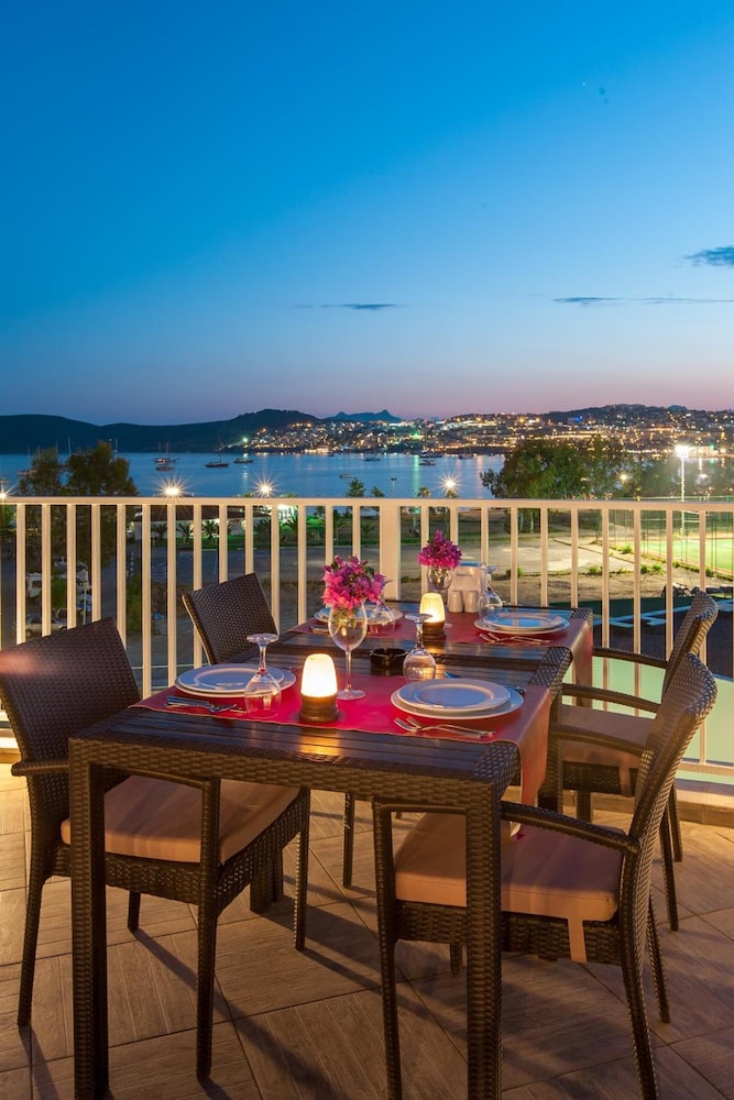 Bodrum Beach Resort 57/65