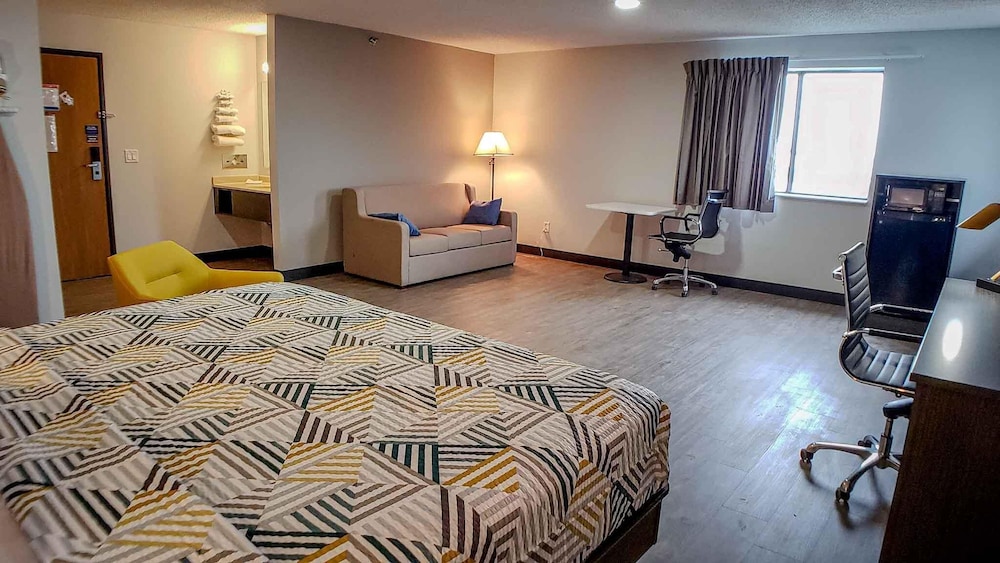 Motel6 Kewanee, IL 56/62