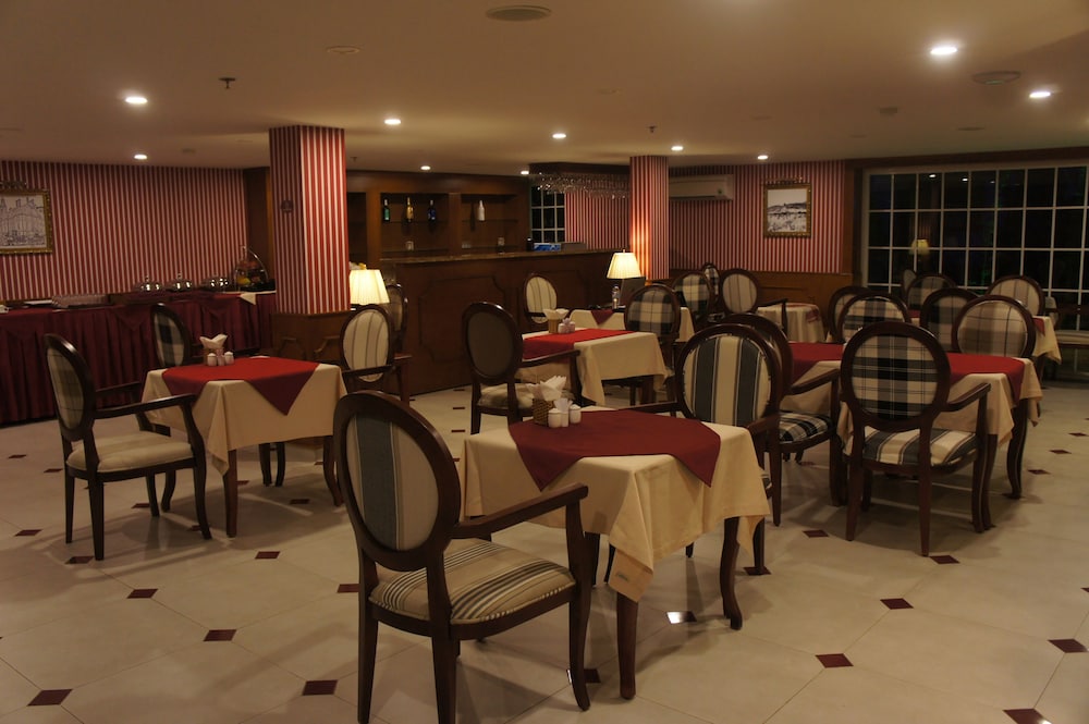 Hotel L Odeon Phu My Hung 36/46
