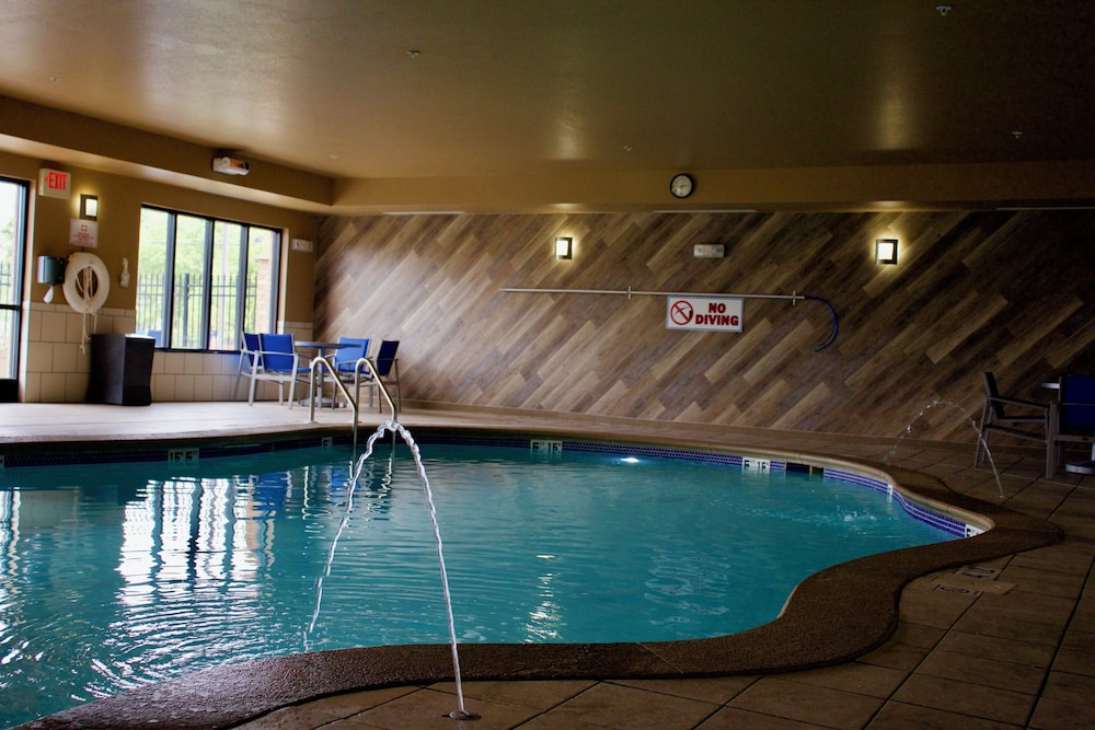 Holiday Inn Express Hotel Suites Crawfordsville 37/65