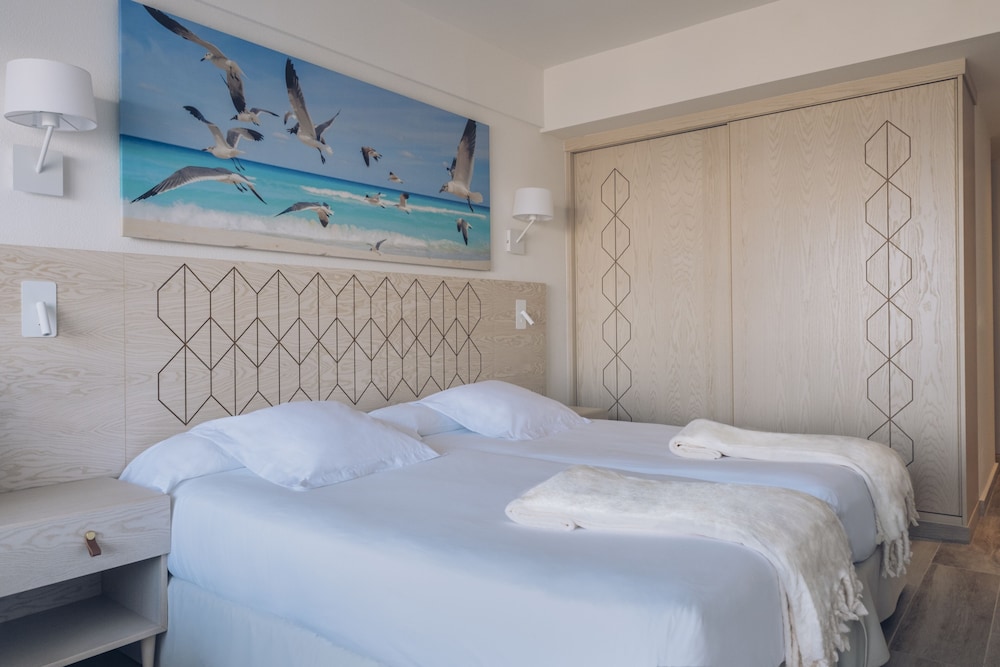 Iberostar Waves Royal Andalus 34/76