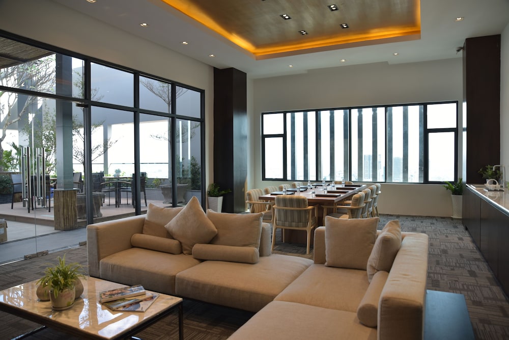 The View Serviced Residence 45/66