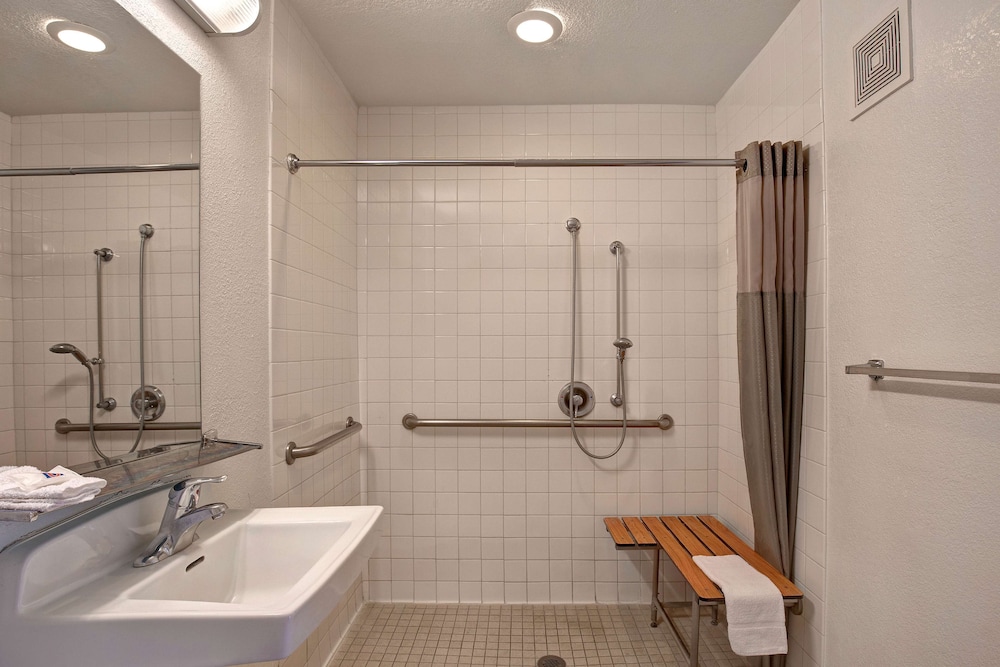 Motel6 Monterey, CA 27/57