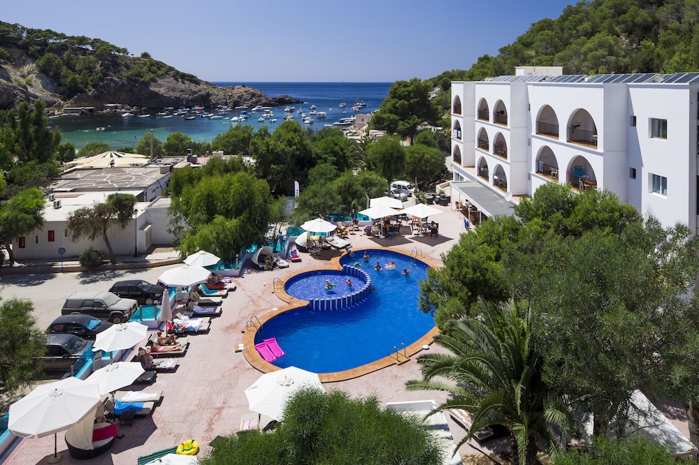 Aparthotel Puerto Cala Vadella 2/32