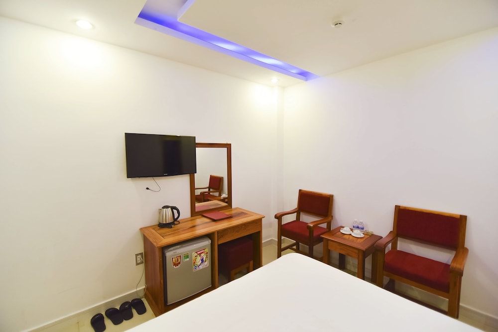 San San Hotel 36/66