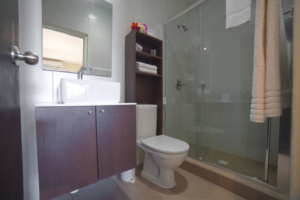 Curacao Airport Hotel 50/50