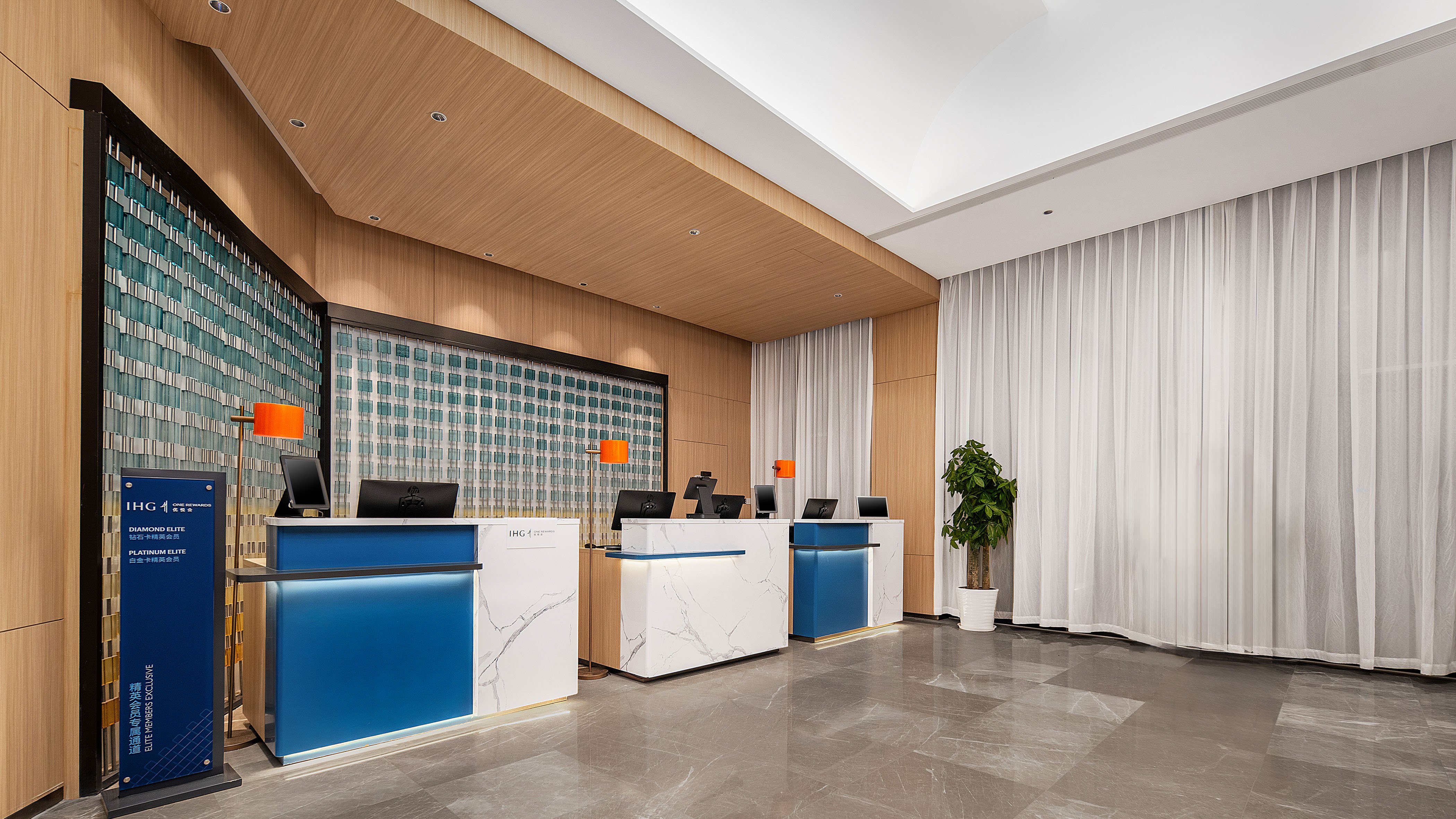 Holiday Inn Express Qingdao Hongdao Station 8/20