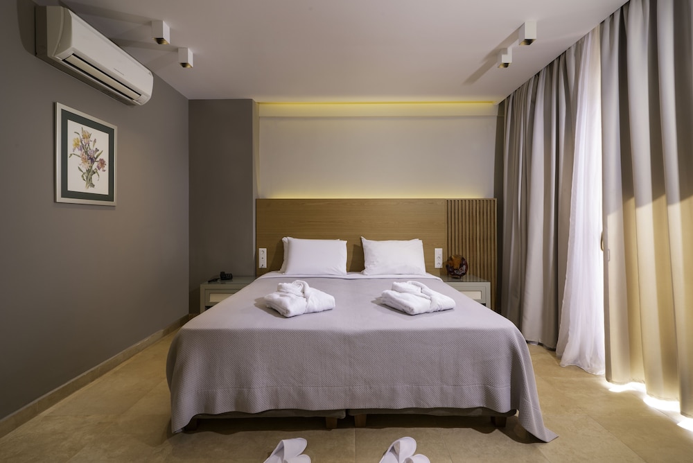 DELUXE, SUITE, GARDEN VIEW