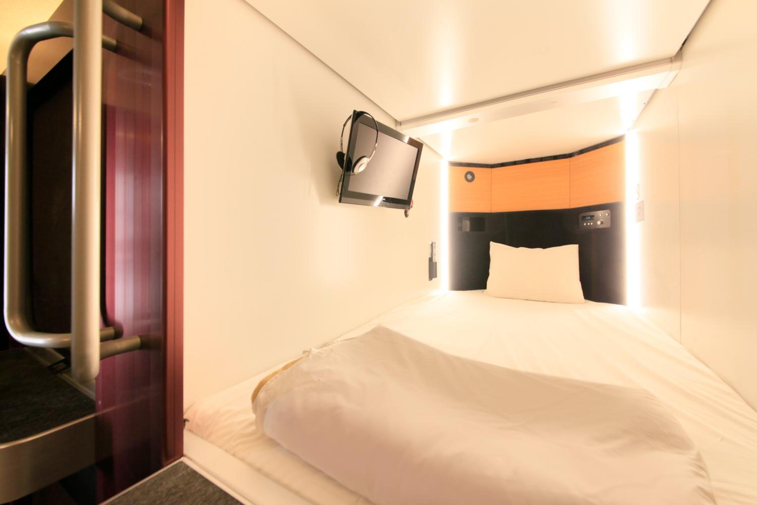 Capsule, Male Dorm, Standard, Single Bed