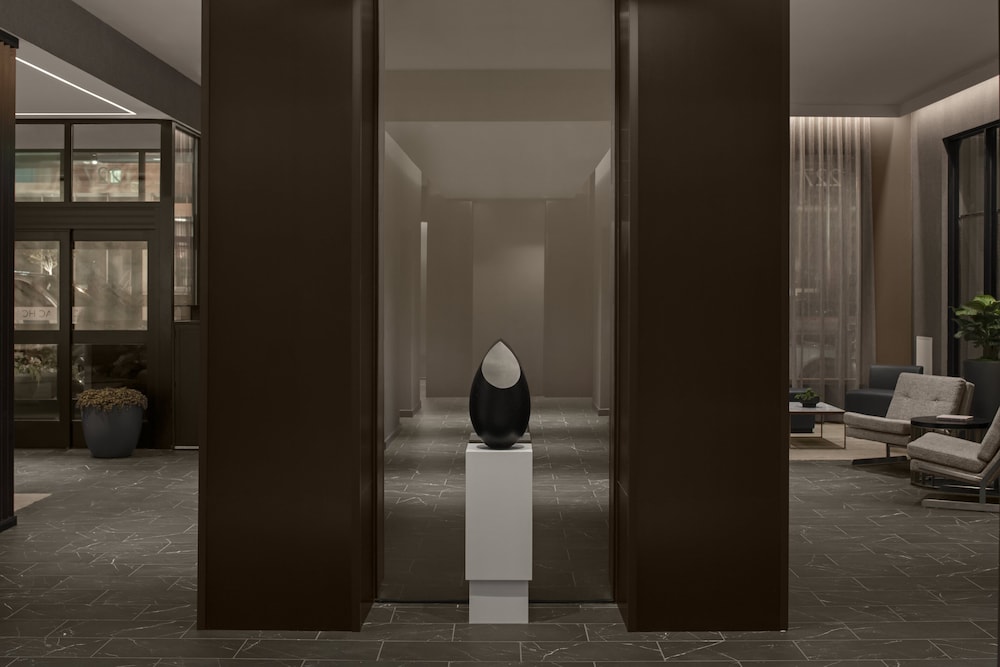 AC Hotel St. Louis Clayton 14/38
