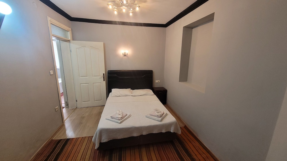 Mehmet Bey Hotel 26/70