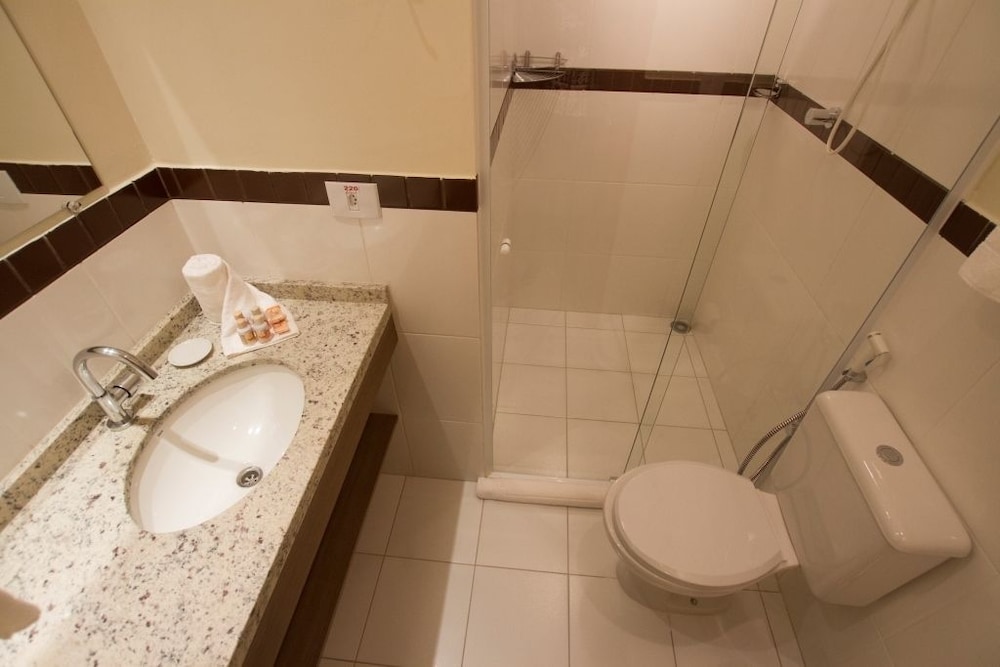 MY FLAT HOTEL 11/40