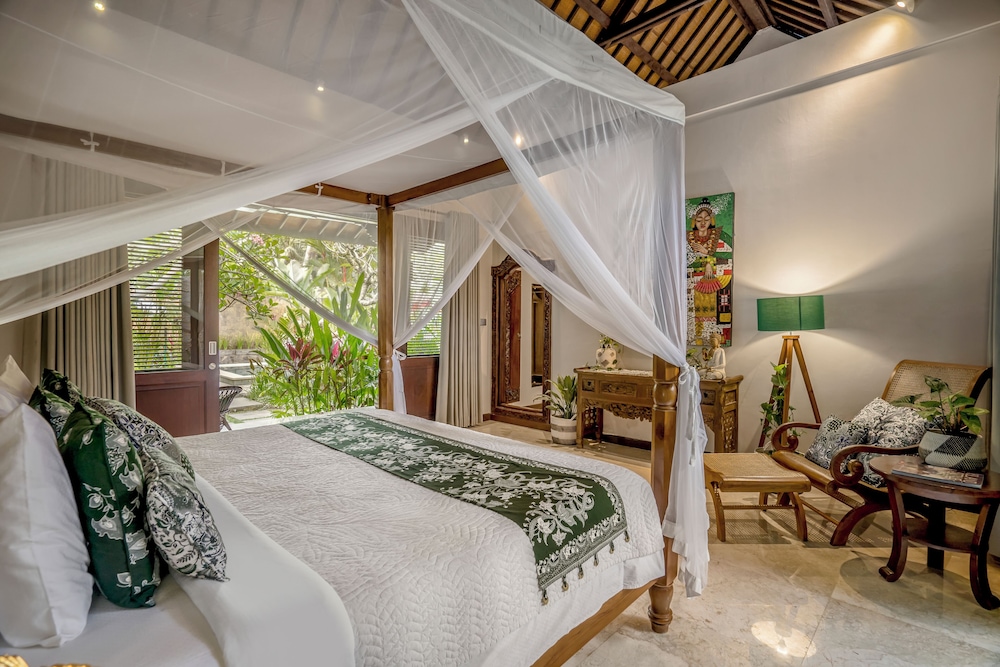 SUITE, GARDEN VIEW