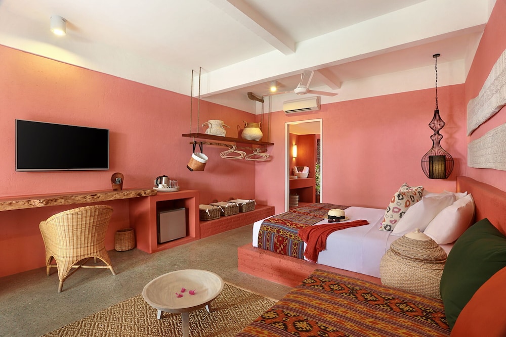 Grand, Cool, King Bed, Adult Only، Pinkcoco Gili T 4/7