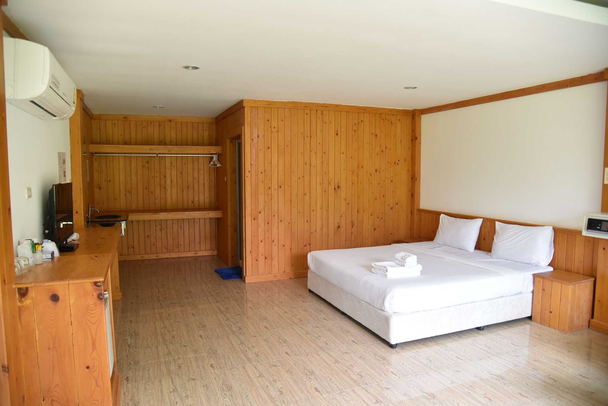 Sea Breeze, King Bed، Z-Touch Lipe Island Resort 3/5