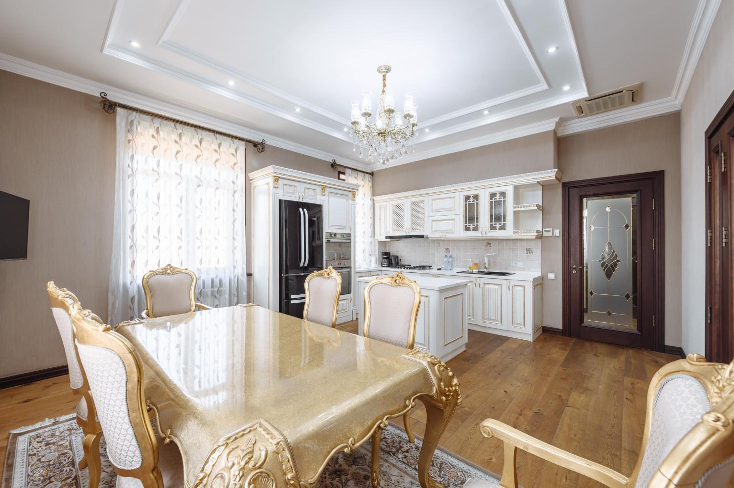 Royal Residence 7/78